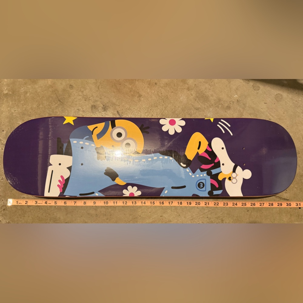 BRAND NEW SEALED MINIONS SKATEBOARD - Picture 2 of 4